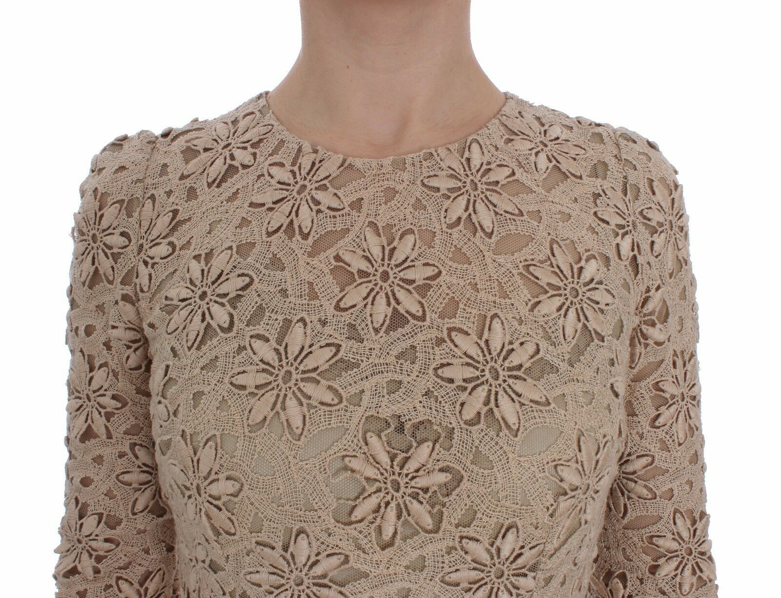 Dolce &amp; Gabbana Robe longue beige à manches longues en dentelle florale