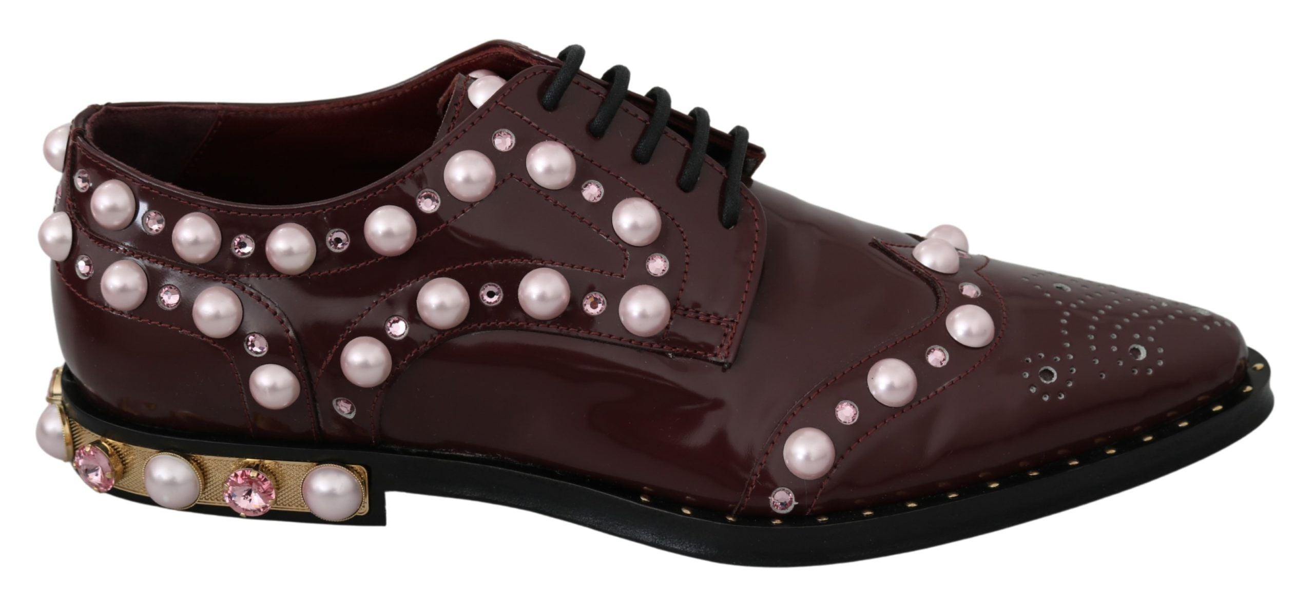 Dolce &amp; Gabbana Élégantes chaussures plates à lacets bordeaux avec perles et cristaux