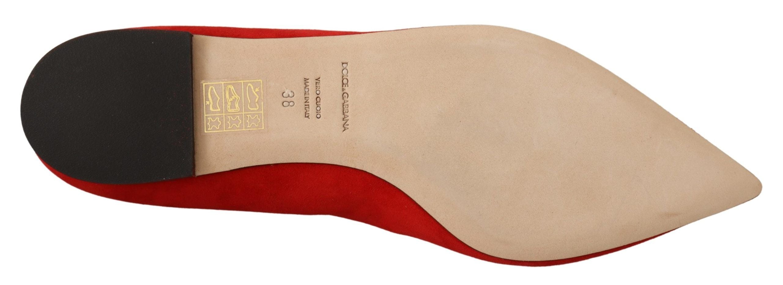 Dolce &amp; Gabbana Chaussures plates en daim rouge ornées de cristaux