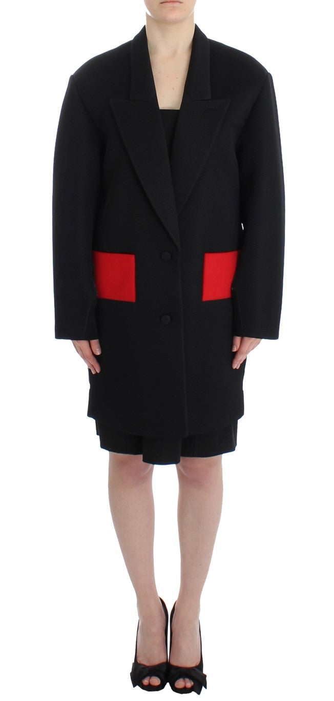 KAALE SUKTAE Manteau long drapé élégant en noir avec des accents rouges