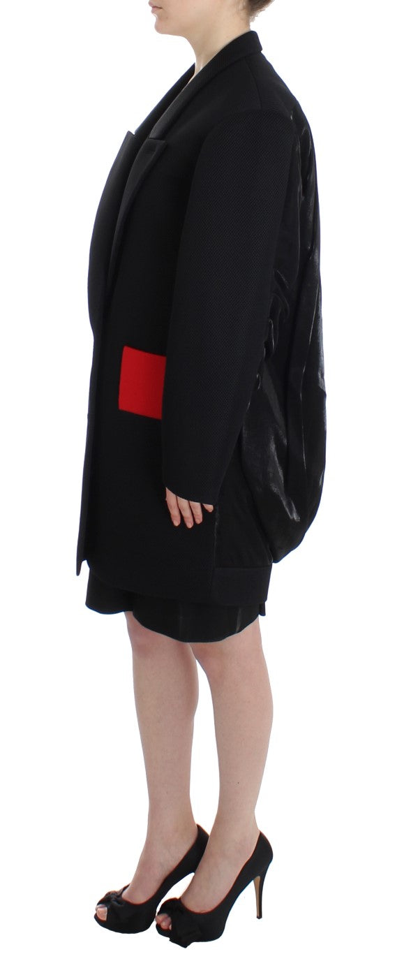 KAALE SUKTAE Manteau long drapé élégant en noir avec des accents rouges