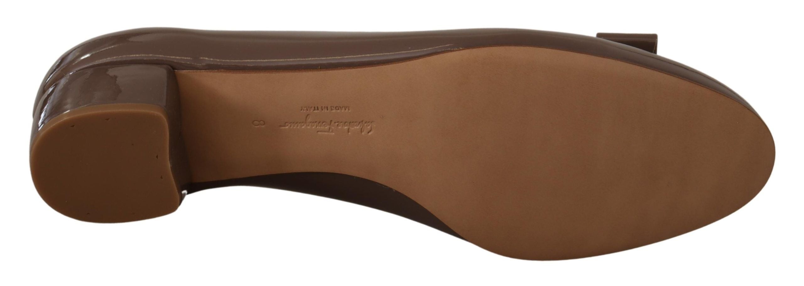 Salvatore Ferragamo Escarpins élégants marron carvi avec nœud Vara