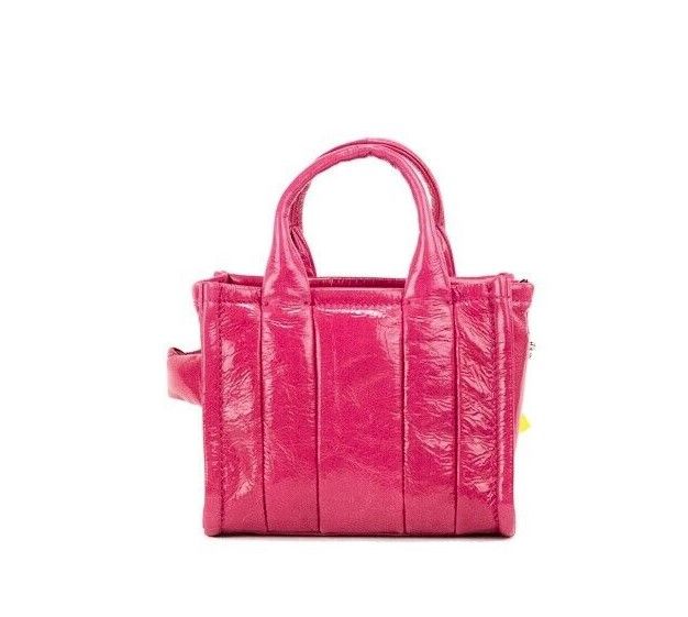 Marc Jacobs The Shiny Crinkle Micro Tote Sac à bandoulière en cuir magenta Sac à main