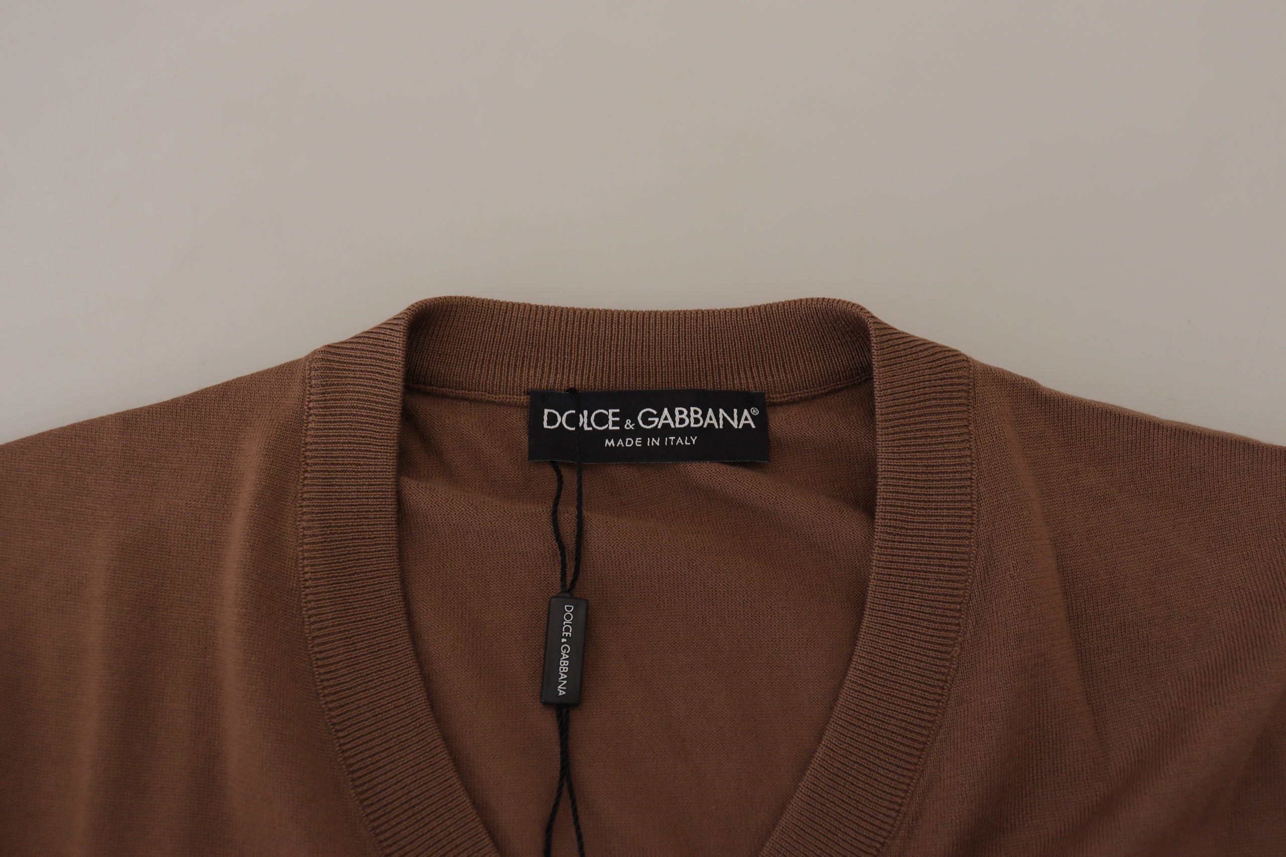 Dolce &amp; Gabbana Pull élégant à col en V en laine vierge