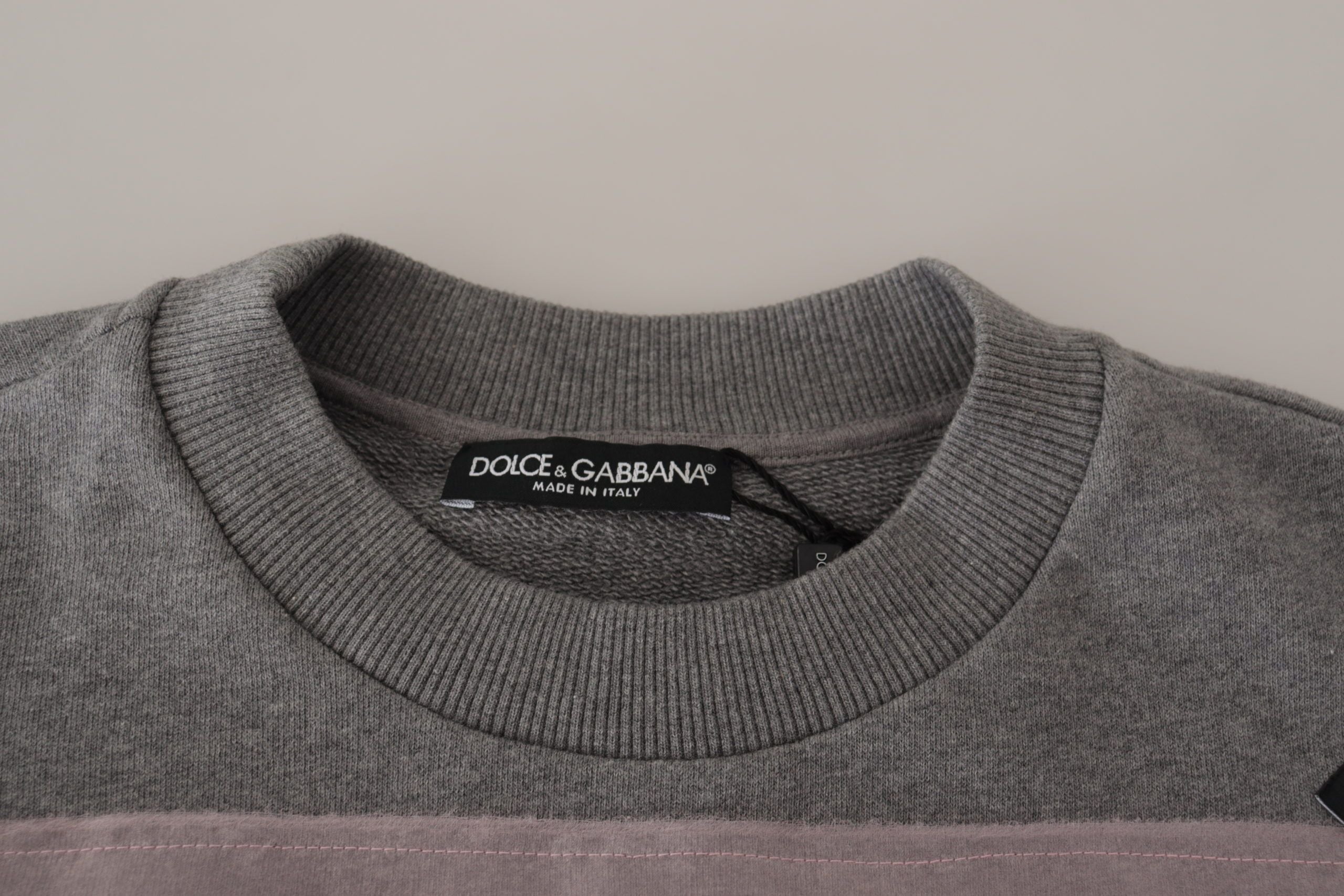 Dolce &amp; Gabbana Chic T-shirt coeur en coton gris avec manches cloche