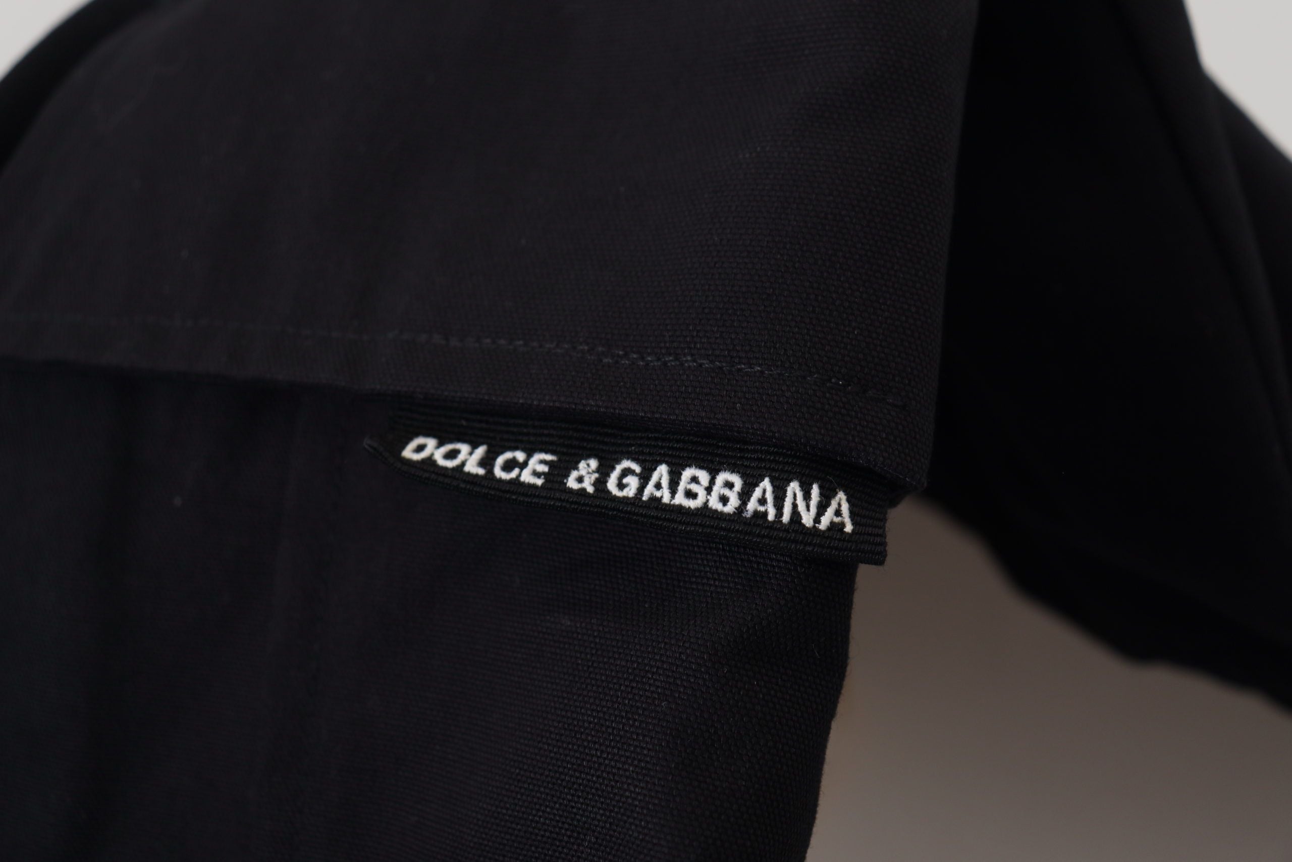 Dolce &amp; Gabbana élève votre été : un bermuda noir classique