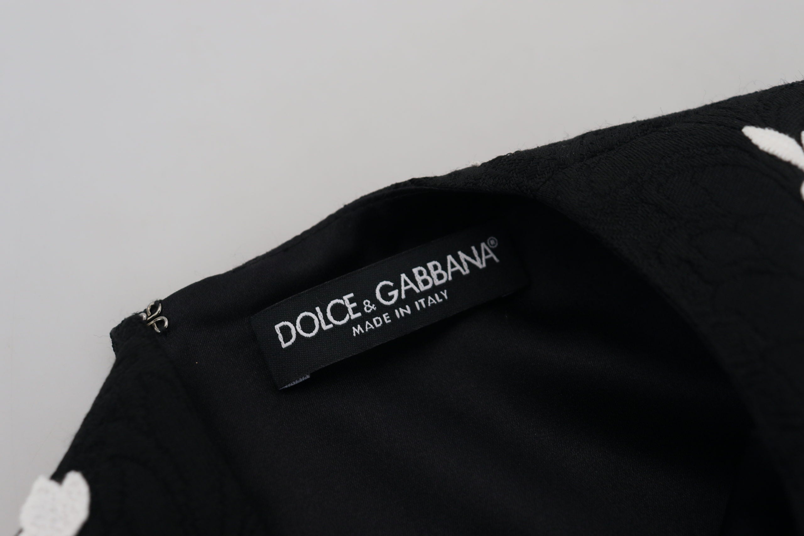 Dolce &amp; Gabbana Mini-robe trapèze noire élégante avec bordure en dentelle