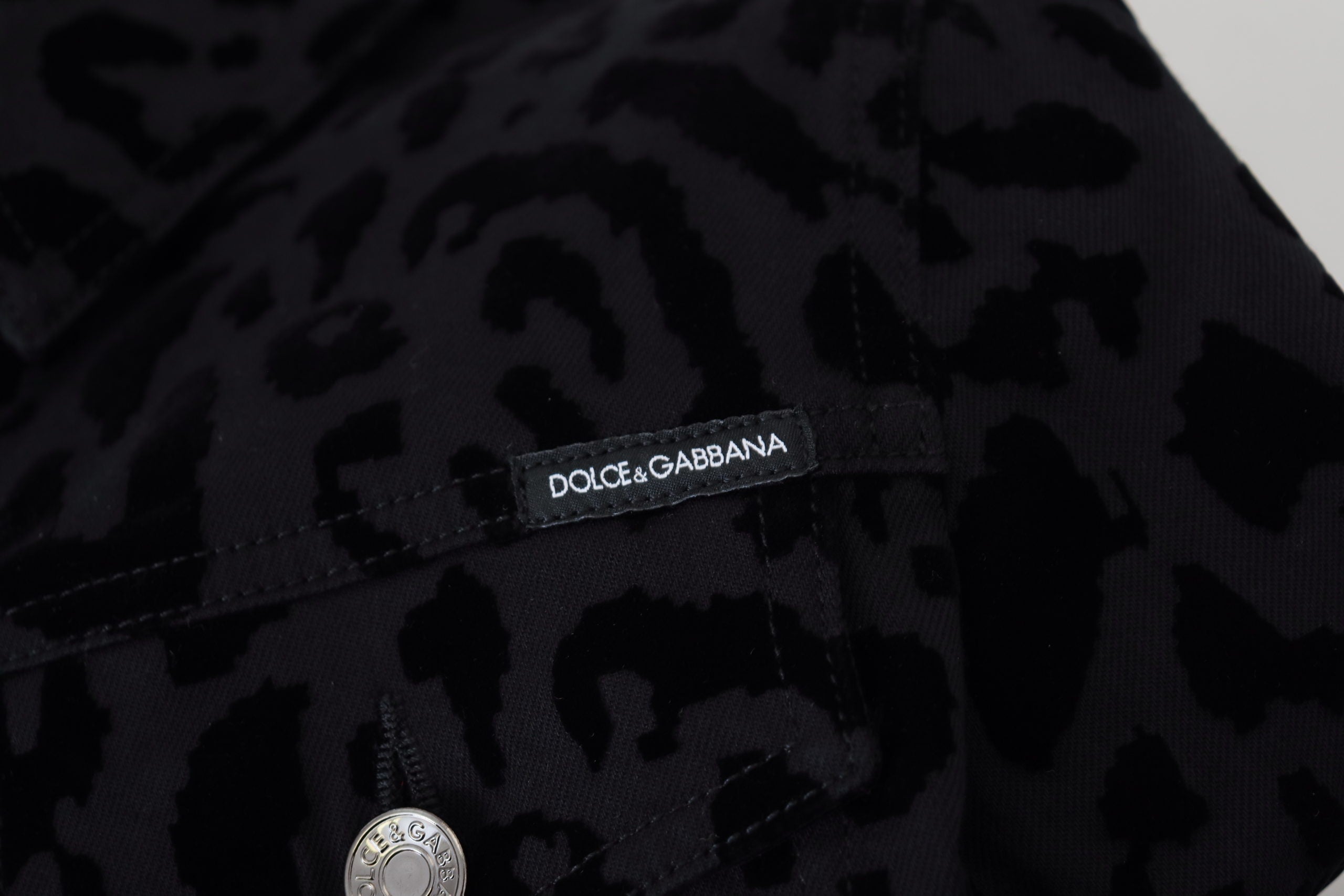 Dolce &amp; Gabbana Chic Veste en jean à motif léopard