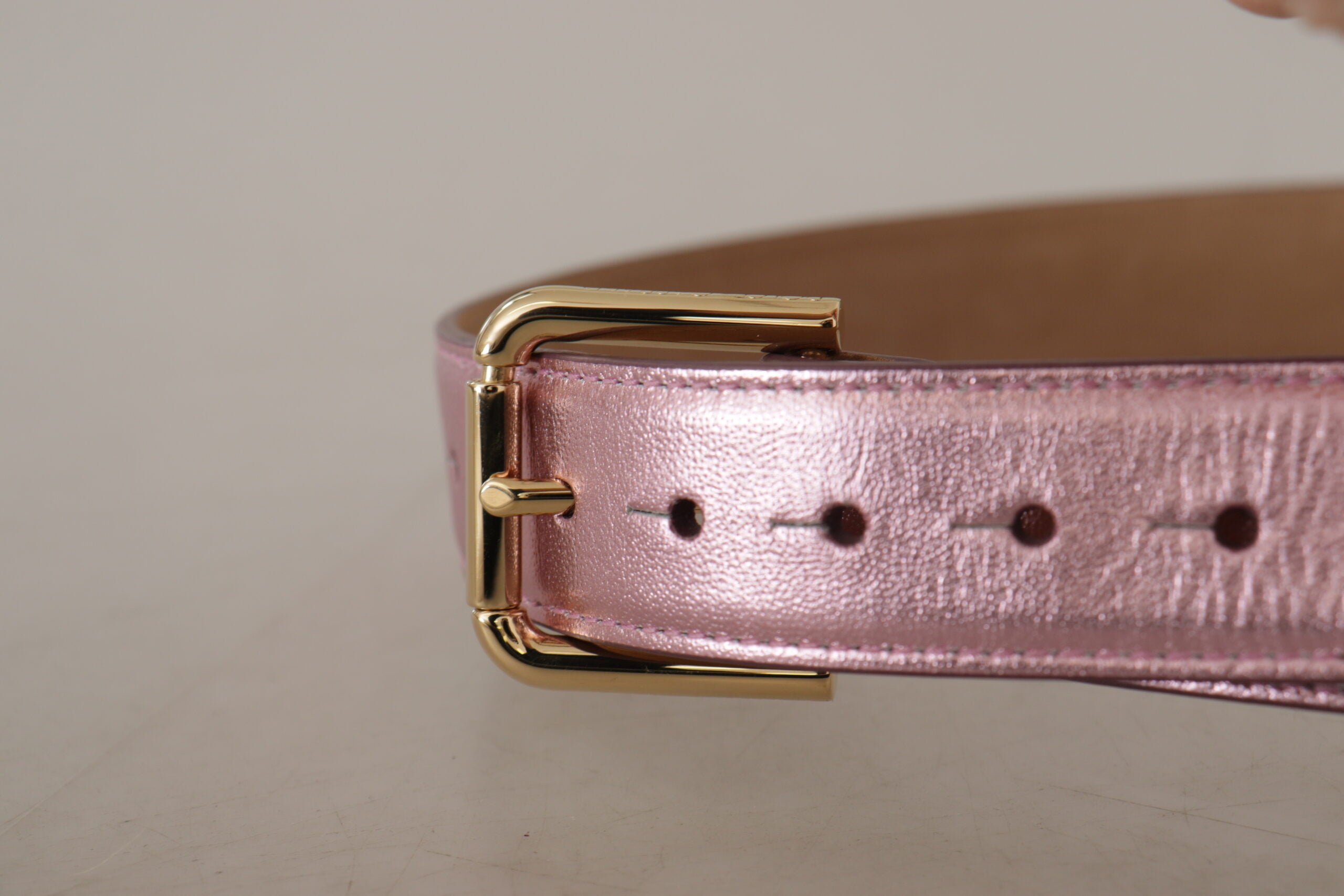 Dolce &amp; Gabbana Ceinture élégante en cuir rose métallisé