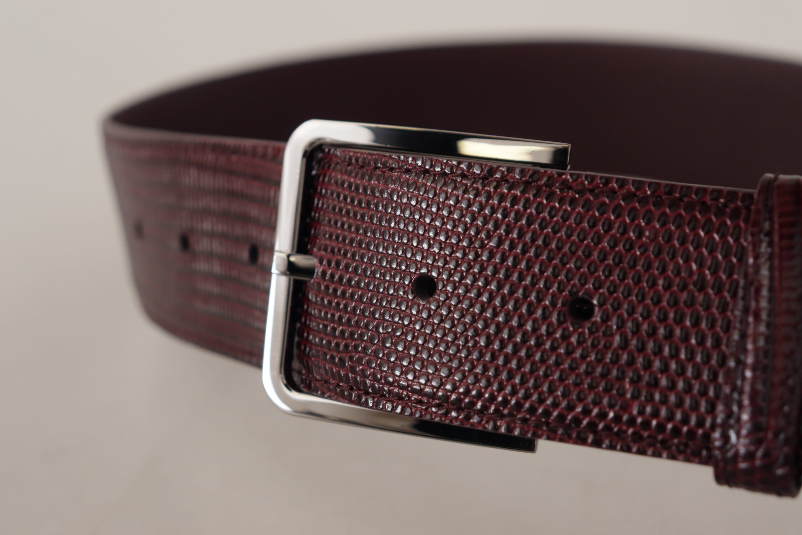 Dolce &amp; Gabbana Ceinture élégante en cuir marron avec boucle gravée