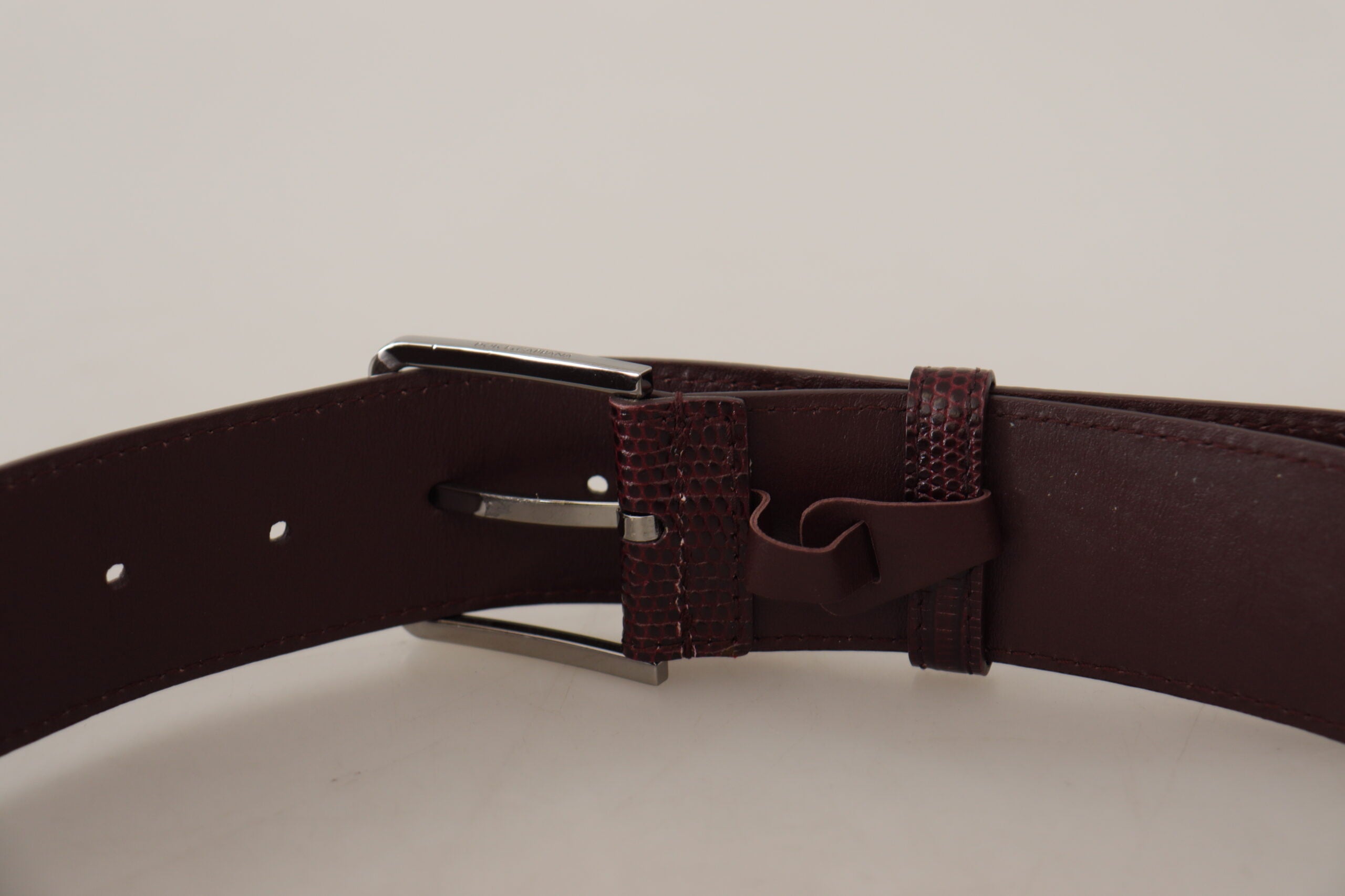 Dolce &amp; Gabbana Ceinture élégante en cuir marron avec boucle gravée