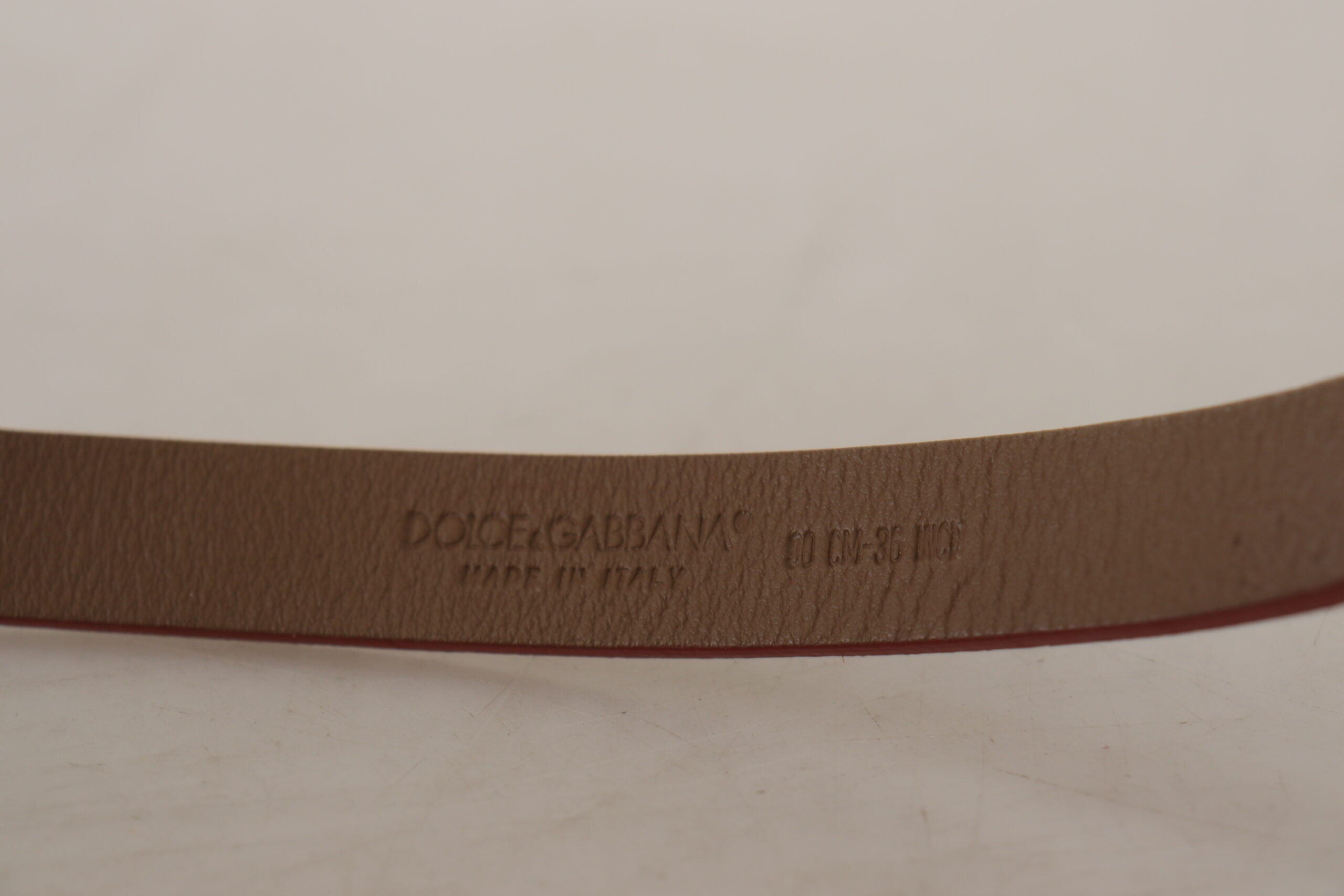 Ceinture en daim Dolce &amp; Gabbana Chic avec boucle gravée avec logo