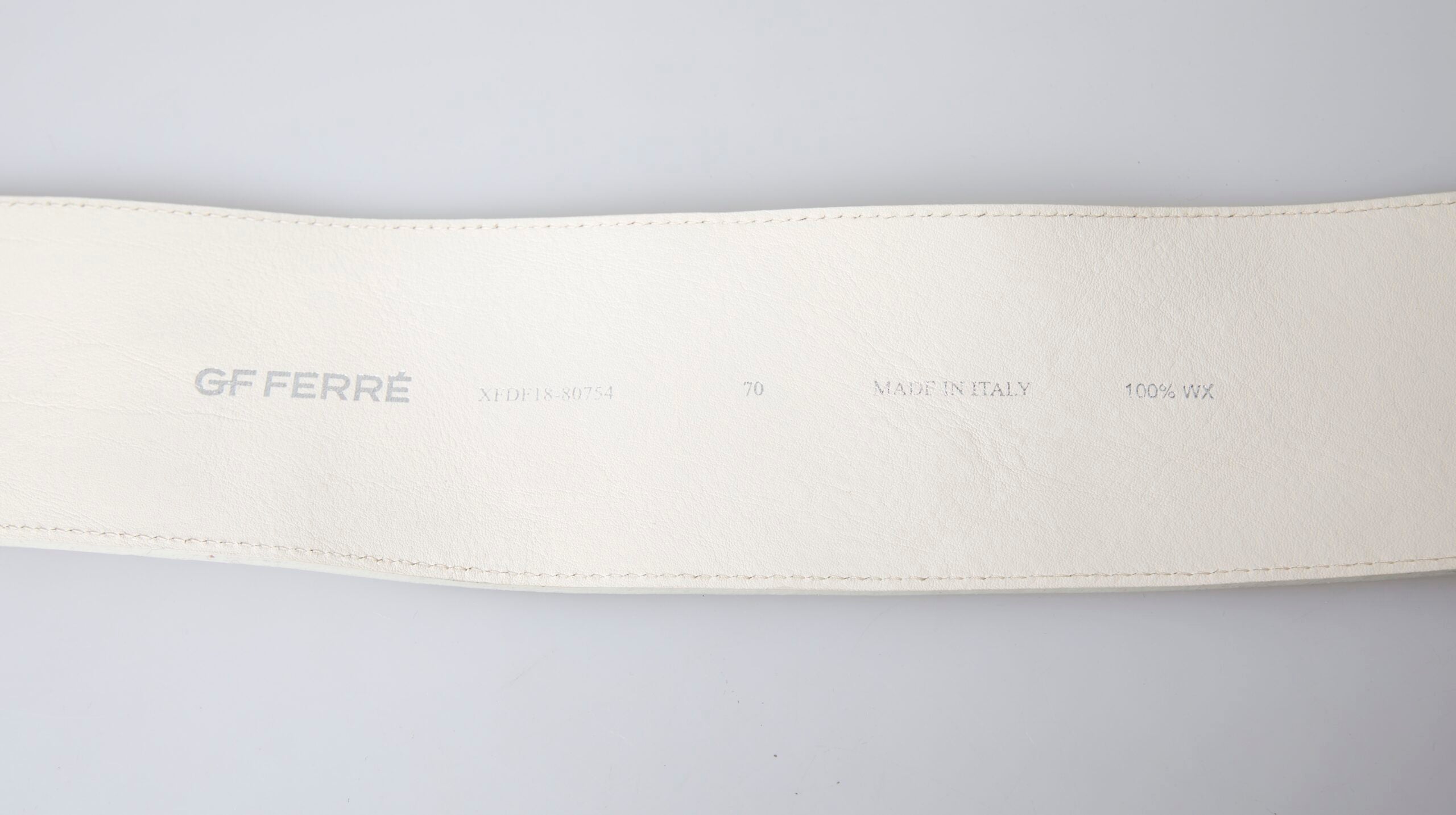 GF Ferre Chic Ceinture de mode à bouton-pression blanc cassé