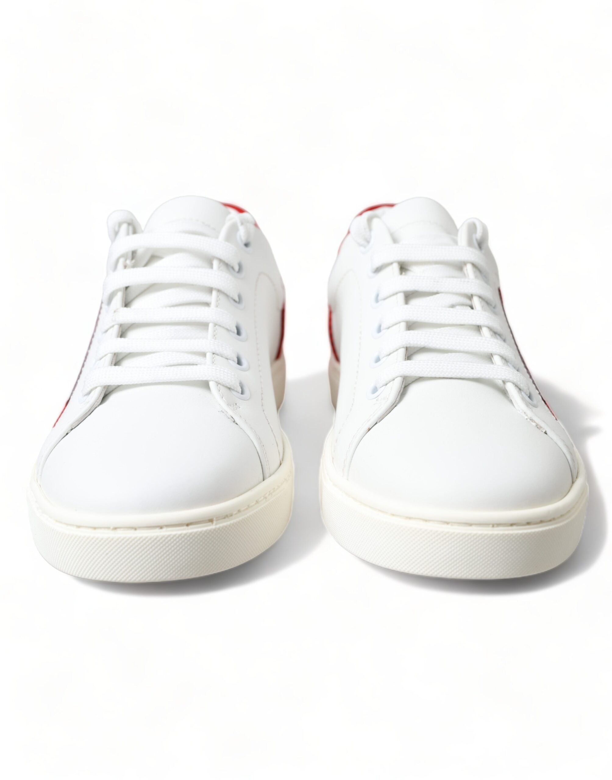 Dolce &amp; Gabbana Chic Baskets en cuir blanc avec accents rouges