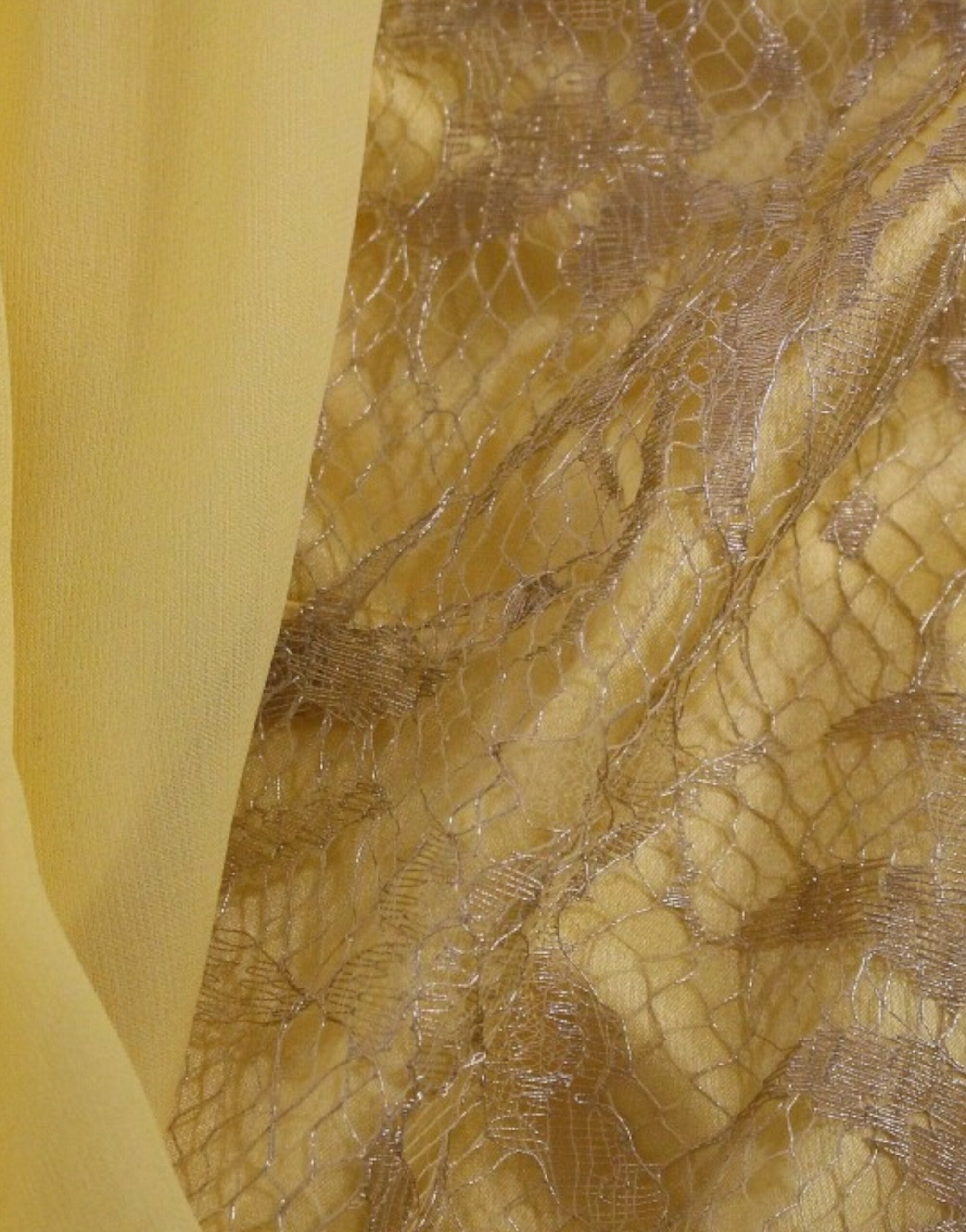 Dolce &amp; Gabbana Mini-robe jaune ornée de cristaux en dentelle