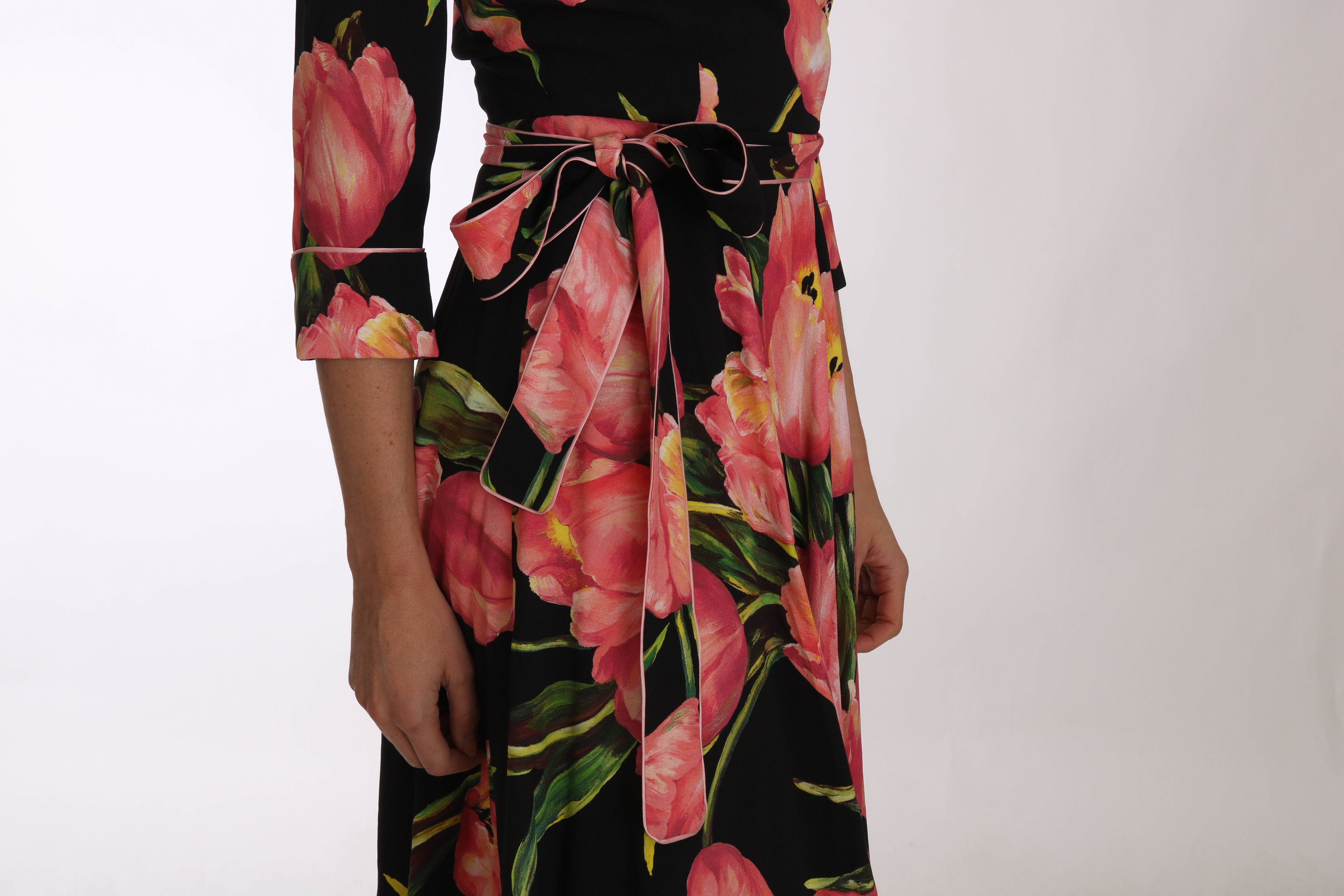 Dolce & Gabbana Elegant Black Shift Dress with Pink Tulips Print