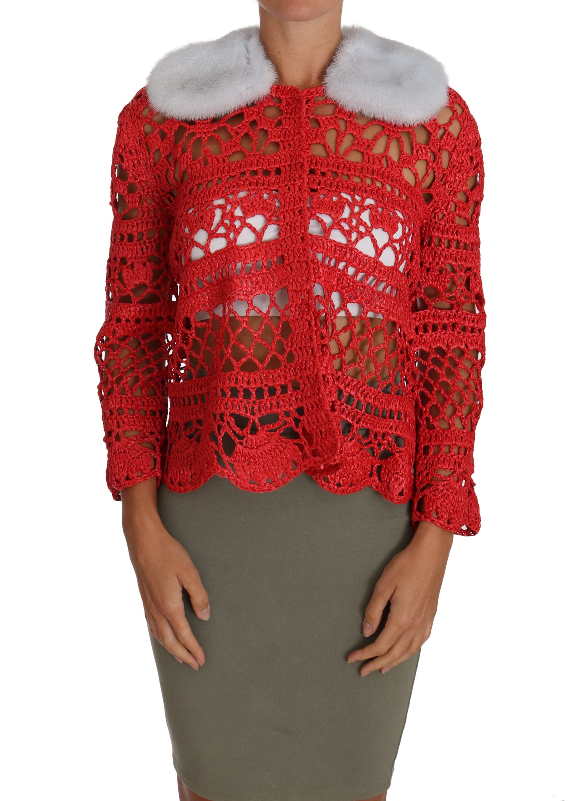 Dolce &amp; Gabbana Cardigan élégant en tricot au crochet rouge avec col en fourrure