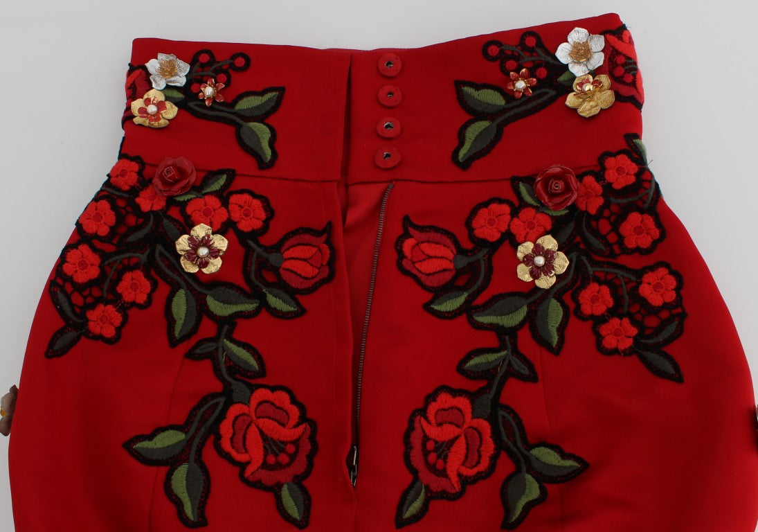 Dolce &amp; Gabbana Short glamour brodé de fleurs en soie rouge