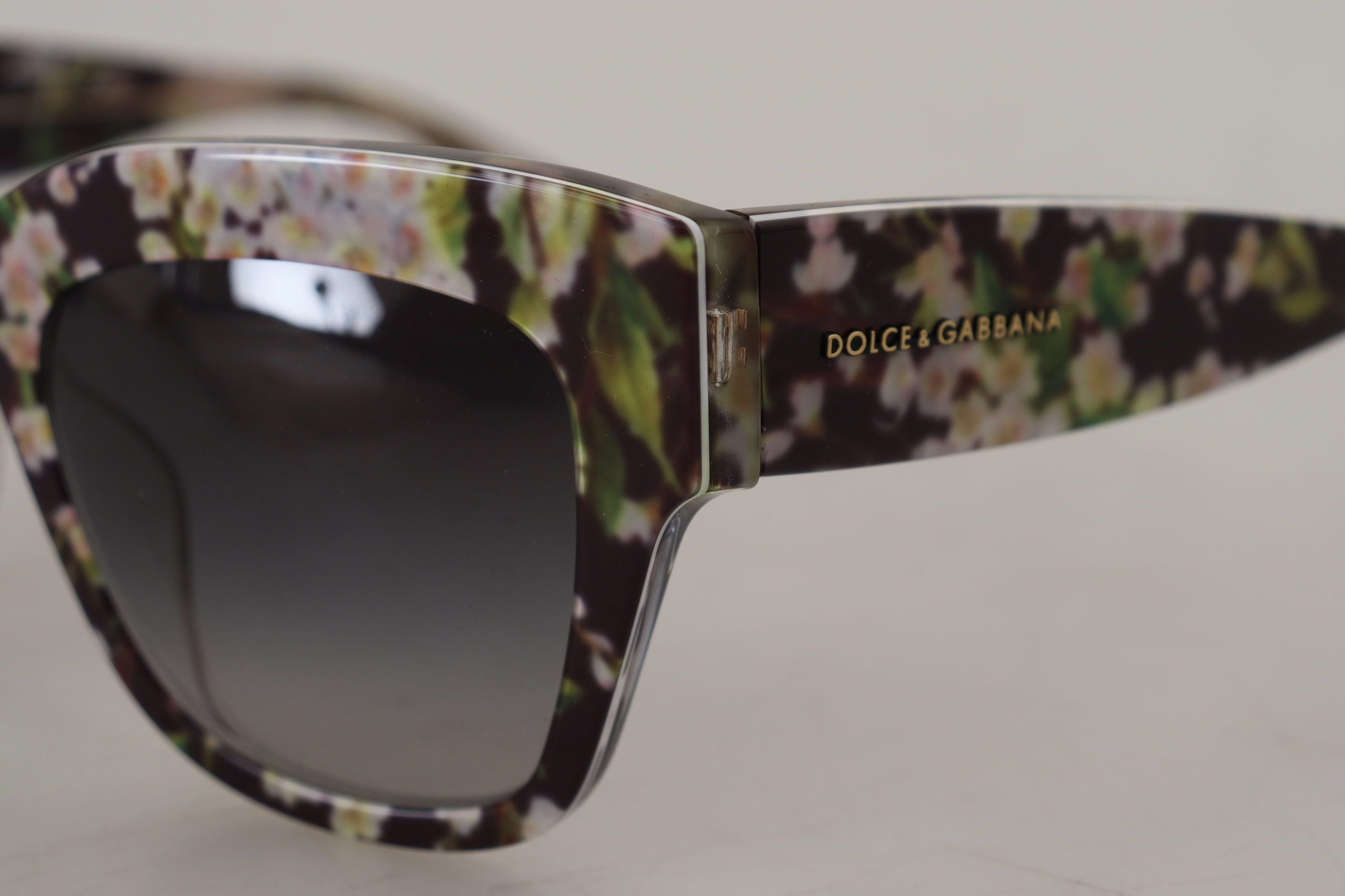 Dolce &amp; Gabbana Lunettes de soleil élégantes à dégradé multicolore