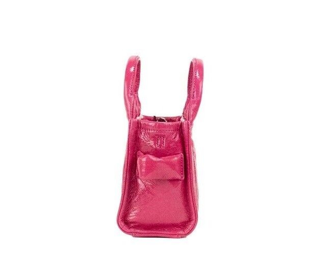 Marc Jacobs The Shiny Crinkle Micro Tote Sac à bandoulière en cuir magenta Sac à main